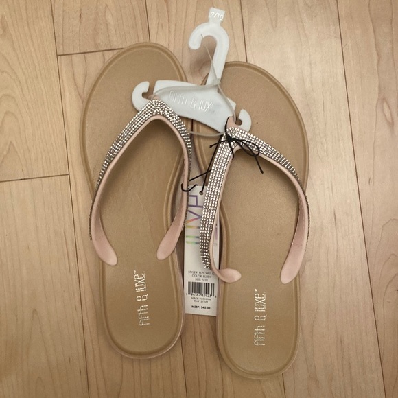 Nwt Rhinestone Blush Pink Flip-flops Size 9/10 or 11 - Picture 2 of 4